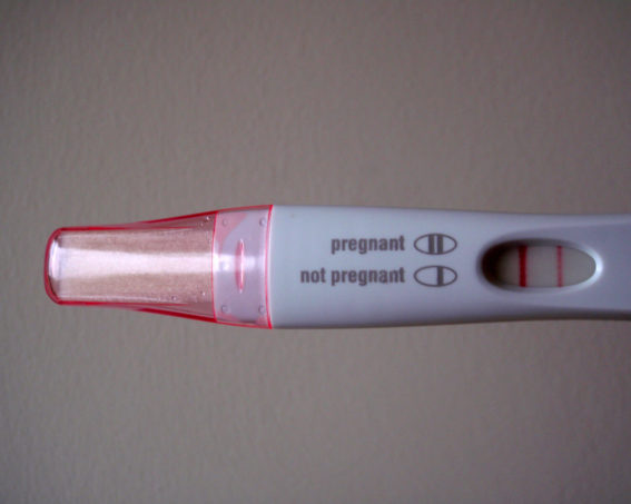 Kiedy najlepiej wykonać test ciążowy? Jaka pora dnia jest najlepsza ?
