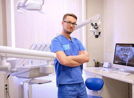 Chirurgia stomatologiczna – jakie zabiegi obejmuje?